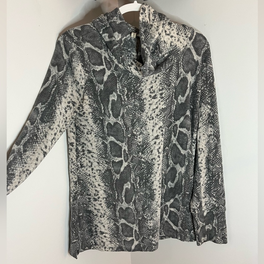 Stunning pattern sweater